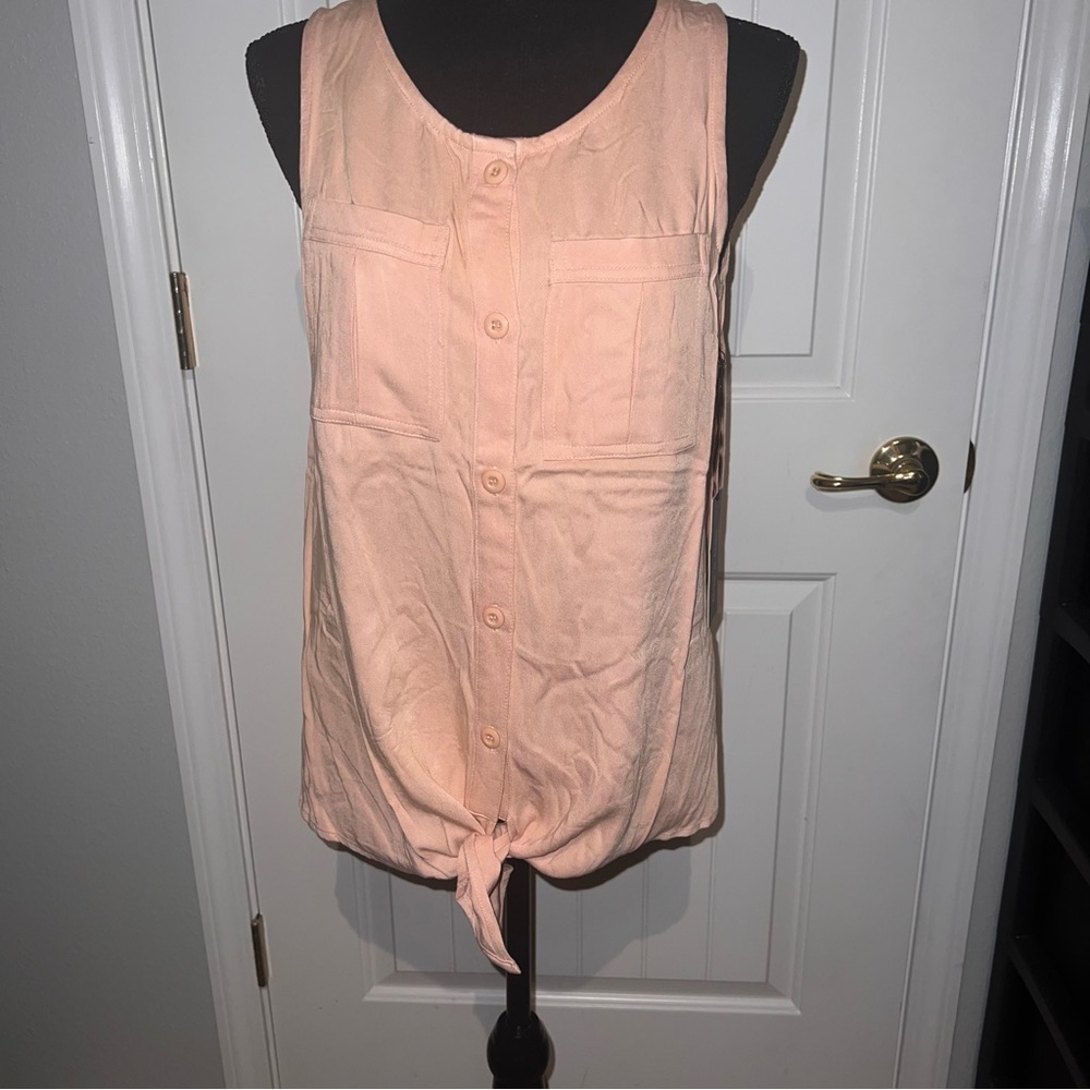 Doe & Rae - Size Small - Peach - Buttons down front - Picture 4 of 6